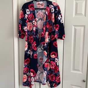 LuLaRoe “Shirley” kimono can only be described as ethereal.